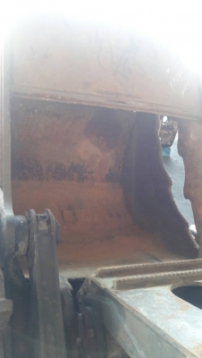 บุ้งกี๋  แบบงับได้  ใช้งานได้หลายแบบ  สำหรับ รถขุด 120 ขายราคา 22,000บาท  และขนาดรถขุด 200 ขายราคา 30,000 บาท