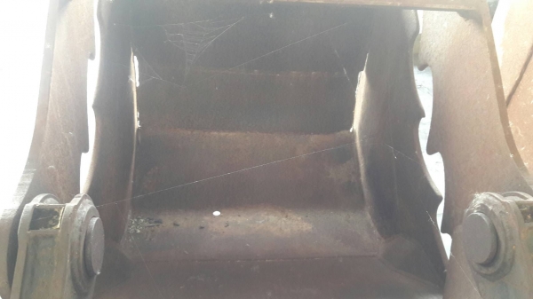 บุ้งกี๋  แบบงับได้  ใช้งานได้หลายแบบ  สำหรับ รถขุด 120 ขายราคา 22,000บาท  และขนาดรถขุด 200 ขายราคา 30,000 บาท