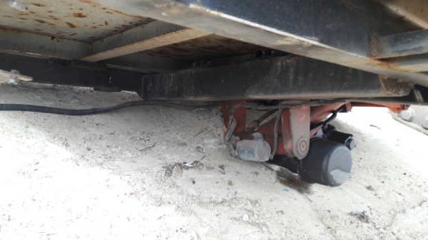 ขายกระบะดั้มความจุ ได้ 0.7-1 คิว  สำหรับติดรถยนต์ กระบะ  ระบบยกดั้มได้   ใช้ไฟหม้อแบตรี่ มี2 ตัวราคา 32,000 บาทและ 35,000 บาท