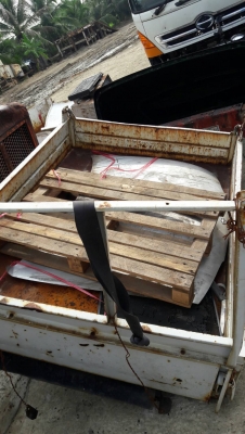 ขายกระบะดั้มความจุ ได้ 0.7-1 คิว  สำหรับติดรถยนต์ กระบะ  ระบบยกดั้มได้   ใช้ไฟหม้อแบตรี่ มี2 ตัวราคา 32,000 บาทและ 35,000 บาท