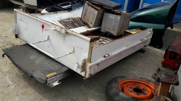 ขายกระบะดั้มความจุ ได้ 0.7-1 คิว  สำหรับติดรถยนต์ กระบะ  ระบบยกดั้มได้   ใช้ไฟหม้อแบตรี่ มี2 ตัวราคา 32,000 บาทและ 35,000 บาท