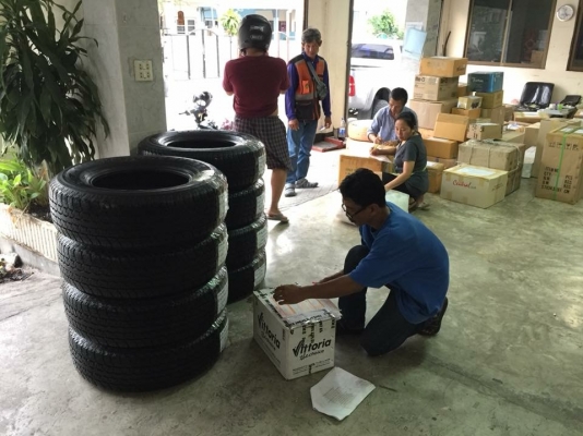 ยาง Bridgestone 245 70 16 ปี17 มี3ชุด ดอกเต็ม ไม่มีปะ เนื้อนิ่มๆ ใช้ยาว ราคาไม่แพง