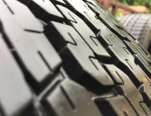 ยาง Bridgestone 245 70 16 ปี17 มี3ชุด ดอกเต็ม ไม่มีปะ เนื้อนิ่มๆ ใช้ยาว ราคาไม่แพง