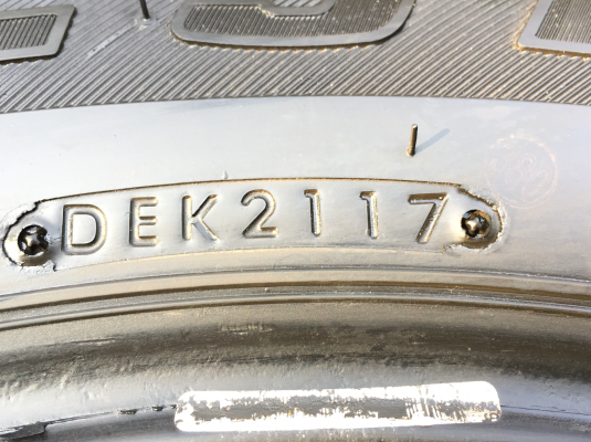 ยาง Bridgestone 245 70 16 ปี17 มี3ชุด ดอกเต็ม ไม่มีปะ เนื้อนิ่มๆ ใช้ยาว ราคาไม่แพง