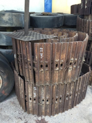 ขายโซ่พร้อมแผ่นเส้นละ20,000บาท,แผ่นสามเหลี่ยมเส้นละ 25,000 ขายโซ่พร้อมแผ่นเส้นละ20,000บาท,แผ่นสามเหลี่ยมเส้นละ 25,000