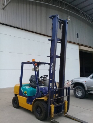 +++ ขายโฟล์คลิฟท์ KOMATSU FD25-14 ขนาด 2.5 ตัน เครื่องยนต์ดีเซล เสา 6 เมตร เกียร์ธรรมดา ยางตัน ครับ +++ ขายโฟล์คลิฟท์ KOMATSU FD25-14 ขนาด 2.5 ตัน เครื่องยนต์ดีเซล เสา 6 เมตร เกียร์ธรรมดา ยางตัน ครับ