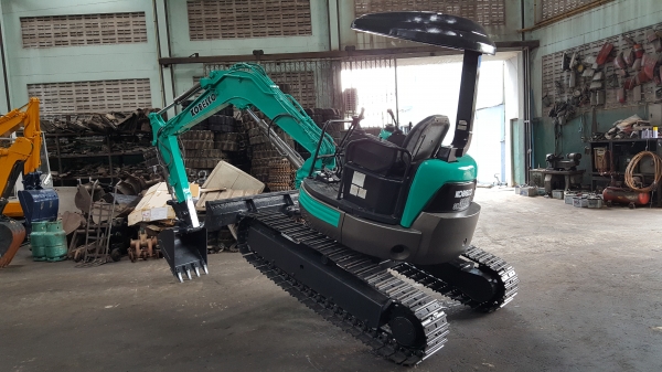 ขาย รถขุด KOBELCO รุ่น SK35SR มือสองญี่ปุ่น แทรกเหล็ก สลัก บูทเอวแน่น 100\% คันนี้ มีไลน์กระแทก เอวแน่น สวยพร้อมใช้งาน มือถือ 0818753444
