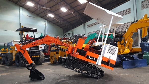 ขาย รถขุด KUBOTA  รุ่น KH5- มือสองญี่ปุ่น แทรกเหล็ก สลัก บูทเอวแน่น 100\% ขนาดเล็ก ขับขึ้นปิคอัพได้  สวยพร้อมใช้งาน ราคา 160,000 บาท มือถือ 0818753444