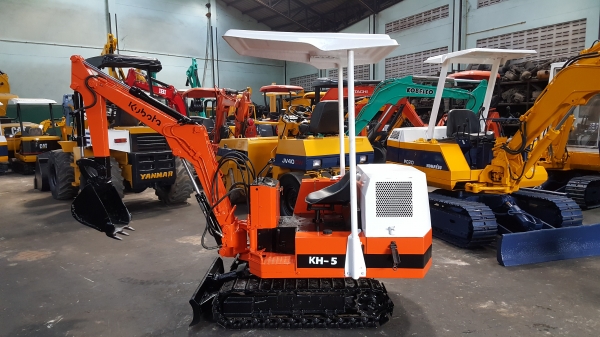 ขาย รถขุด KUBOTA  รุ่น KH5- มือสองญี่ปุ่น แทรกเหล็ก สลัก บูทเอวแน่น 100\% ขนาดเล็ก ขับขึ้นปิคอัพได้  สวยพร้อมใช้งาน ราคา 160,000 บาท มือถือ 0818753444