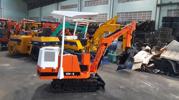 ขาย รถขุด KUBOTA  รุ่น KH5- มือสองญี่ปุ่น แทรกเหล็ก สลัก บูทเอวแน่น 100\% ขนาดเล็ก ขับขึ้นปิคอัพได้  สวยพร้อมใช้งาน ราคา 160,000 บาท มือถือ 0818753444