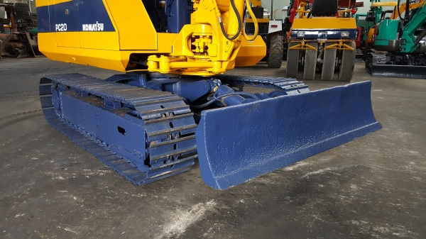 ขาย รถขุด KOMATSU รุ่น PC20-5- มือสองญี่ปุ่น แทรกเหล็ก สลัก บูทเอวแน่น 100\% สวยพร้อมใช้งาน ราคา 270,000 บาท มือถือ 0818753444