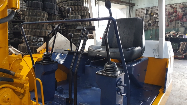 ขาย รถขุด KOMATSU รุ่น PC20-5- มือสองญี่ปุ่น แทรกเหล็ก สลัก บูทเอวแน่น 100\% สวยพร้อมใช้งาน ราคา 270,000 บาท มือถือ 0818753444