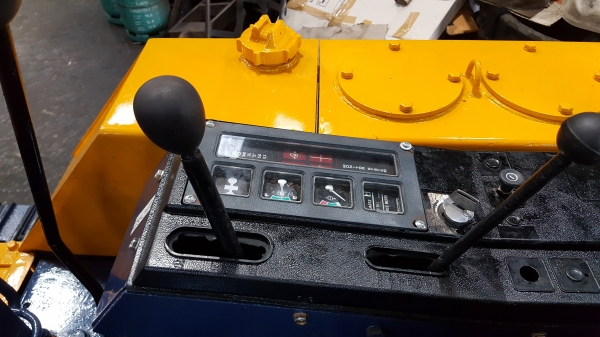 ขาย รถขุด KOMATSU รุ่น PC20-5- มือสองญี่ปุ่น แทรกเหล็ก สลัก บูทเอวแน่น 100\% สวยพร้อมใช้งาน ราคา 270,000 บาท มือถือ 0818753444