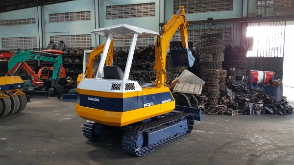 ขาย รถขุด KOMATSU รุ่น PC20-5- มือสองญี่ปุ่น แทรกเหล็ก สลัก บูทเอวแน่น 100\% สวยพร้อมใช้งาน ราคา 270,000 บาท มือถือ 0818753444