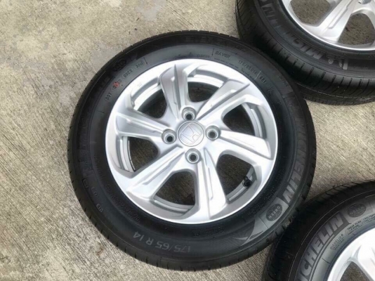 แม็กป้ายแดง Honda Brio Amaze พร้อมยางMichelin 175-65-14 ปี17