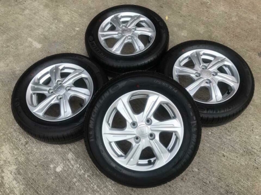 แม็กป้ายแดง Honda Brio Amaze พร้อมยางMichelin 175-65-14 ปี17