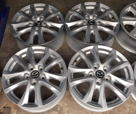 แม็กป้ายแดง Mazda 3 skyactiv ขอบ 16