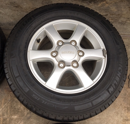 ล้อแม็ก ISUZU Platinum ขอบ15 พร้อมยาง Michelin 215-70-15