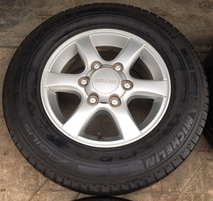 ล้อแม็ก ISUZU Platinum ขอบ15 พร้อมยาง Michelin 215-70-15