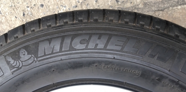ล้อแม็ก ISUZU Platinum ขอบ15 พร้อมยาง Michelin 215-70-15