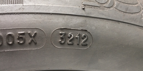 ล้อแม็ก ISUZU Platinum ขอบ15 พร้อมยาง Michelin 215-70-15