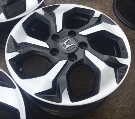 แม็กป้ายแดง HONDA BR-V ขอบ16