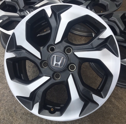 แม็กป้ายแดง HONDA BR-V ขอบ16