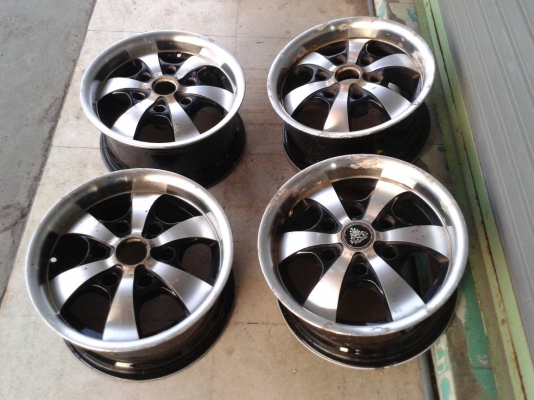 ล้อแม็กเป็นชุด กิโลละ100 บาท