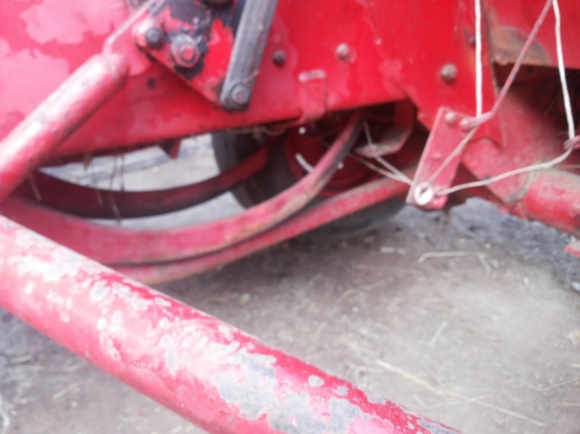 ขายตามสภาพเครื่องอัดฟางจอนเลเบอร์ใช้งานได้เลย ขายตามสภาพเครื่องอัดฟางจอนเลเบอร์ใช้งานได้เลย