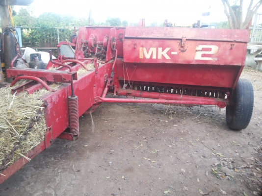 ขายตามสภาพเครื่องอัดฟางจอนเลเบอร์ใช้งานได้เลย ขายตามสภาพเครื่องอัดฟางจอนเลเบอร์ใช้งานได้เลย