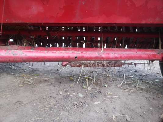 ขายตามสภาพเครื่องอัดฟางจอนเลเบอร์ใช้งานได้เลย ขายตามสภาพเครื่องอัดฟางจอนเลเบอร์ใช้งานได้เลย