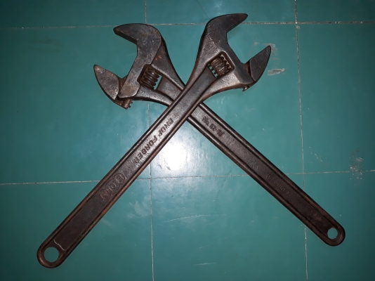 ขายประแจเลื่อนGEDORE 18&quot; ; EROLA 18&quot; MADE IN GERMANY. งานเก่ามือสองสภาพดี