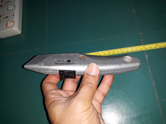 ขายมีดคัตเตอร์รุ่นงานหนัก SDI MADE IN JAPAN.มือสองสภาพดี