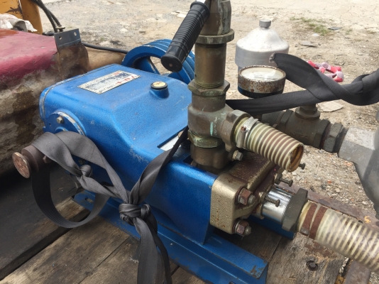 ขายปั๊มน้ำ ทุกอย่างตามรูป 25,000 บาท ไม่รวมส่ง