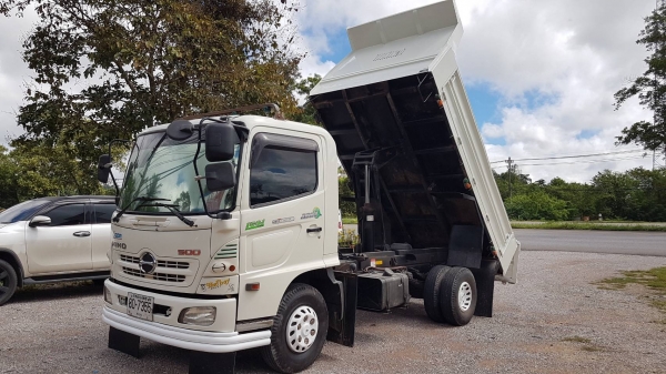 HINO ดั้มพ์ 175 แรงม้า ปี56 ไมล์แสนปลายๆ รถสวยมาก เครื่องดี คัทซีสวย แอร์เย็น เล่มพร้อม ราคาต่อรองได HINO ดั้มพ์ 175 แรงม้า ปี56 ไมล์แสนปลายๆ รถสวยมาก เครื่องดี คัทซีสวย แอร์เย็น เล่มพร้อม ราคาต่อรองได
