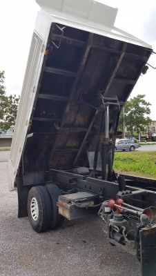 HINO ดั้มพ์ 175 แรงม้า ปี56 ไมล์แสนปลายๆ รถสวยมาก เครื่องดี คัทซีสวย แอร์เย็น เล่มพร้อม ราคาต่อรองได HINO ดั้มพ์ 175 แรงม้า ปี56 ไมล์แสนปลายๆ รถสวยมาก เครื่องดี คัทซีสวย แอร์เย็น เล่มพร้อม ราคาต่อรองได