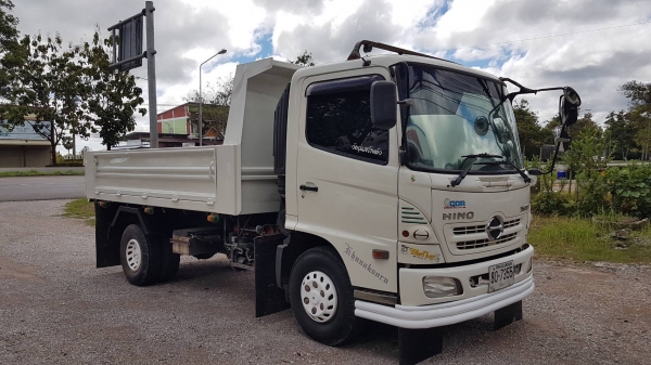 HINO ดั้มพ์ 175 แรงม้า ปี56 ไมล์แสนปลายๆ รถสวยมาก เครื่องดี คัทซีสวย แอร์เย็น เล่มพร้อม ราคาต่อรองได