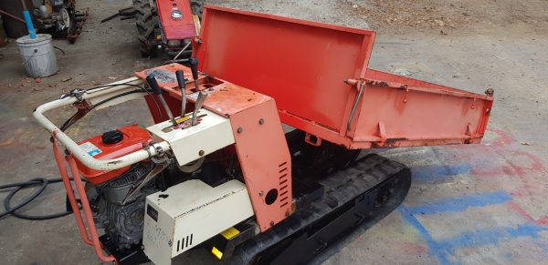 รถแทรคยางการเกษตร ยกดั้มด้วยให้ดรอลิค พร้อมใช้งาน รหัสสินค้า H1 - 5 รถแทรคยางการเกษตร ยกดั้มด้วยให้ดรอลิค พร้อมใช้งาน รหัสสินค้า H1 - 5