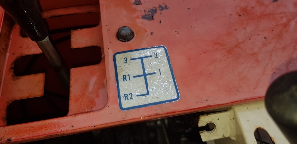 รถแทรคยางการเกษตร ยกดั้มด้วยให้ดรอลิค พร้อมใช้งาน รหัสสินค้า H1 - 5 รถแทรคยางการเกษตร ยกดั้มด้วยให้ดรอลิค พร้อมใช้งาน รหัสสินค้า H1 - 5