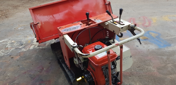 รถแทรคยางการเกษตร ยกดั้มด้วยให้ดรอลิค พร้อมใช้งาน รหัสสินค้า H1 - 5 รถแทรคยางการเกษตร ยกดั้มด้วยให้ดรอลิค พร้อมใช้งาน รหัสสินค้า H1 - 5