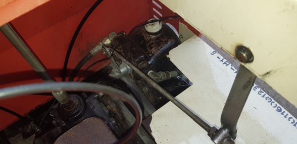 รถแทรคยางการเกษตร ยกดั้มด้วยให้ดรอลิค พร้อมใช้งาน รหัสสินค้า H1 - 5 รถแทรคยางการเกษตร ยกดั้มด้วยให้ดรอลิค พร้อมใช้งาน รหัสสินค้า H1 - 5