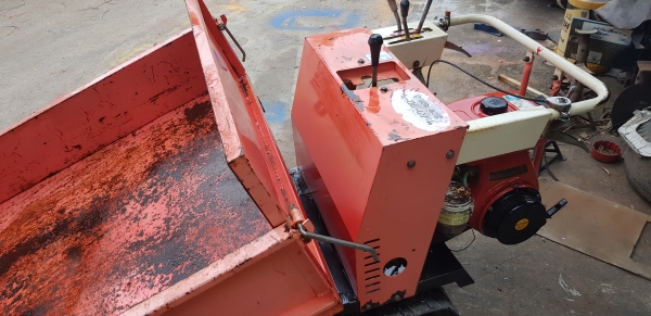 รถแทรคยางการเกษตร ยกดั้มด้วยให้ดรอลิค พร้อมใช้งาน รหัสสินค้า H1 - 5 รถแทรคยางการเกษตร ยกดั้มด้วยให้ดรอลิค พร้อมใช้งาน รหัสสินค้า H1 - 5