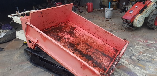 รถแทรคยางการเกษตร ยกดั้มด้วยให้ดรอลิค พร้อมใช้งาน รหัสสินค้า H1 - 5 รถแทรคยางการเกษตร ยกดั้มด้วยให้ดรอลิค พร้อมใช้งาน รหัสสินค้า H1 - 5