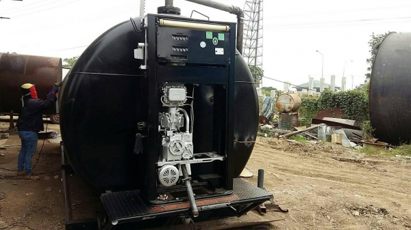 ถังน้ำมันพร้อมตู้จ่าย อยากได้แบบไหนเพิ่มเติม โทรสอบถามได้นะครับ ถังติดรถ วางพื้นก็มีครับ