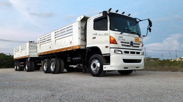 ขายครับ hino mega 344 แม่ลูกปี 56 รถสวยเดิมๆ พร้อมใช้งานรถสวยยางเต็มสีเดิมครับ ทำสีแค่ชายน้ำ