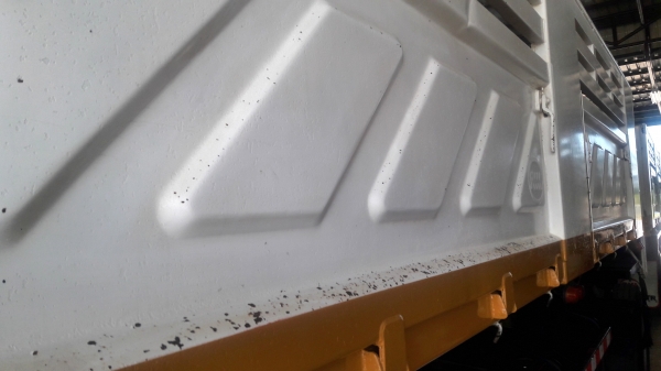 ขายครับ hino mega 344 แม่ลูกปี 56 รถสวยเดิมๆ พร้อมใช้งานรถสวยยางเต็มสีเดิมครับ ทำสีแค่ชายน้ำ