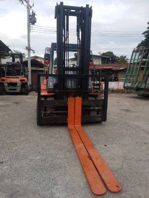 รถยก 5.0 ตัน เสายกสูง 4.0 เมตร งาเลื่อนซ้าย-ขวาอิสระ รถยก 5.0 ตัน เสายกสูง 4.0 เมตร งาเลื่อนซ้าย-ขวาอิสระ