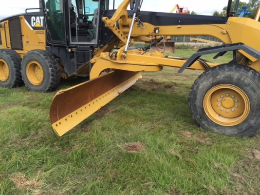 รถเกรด CAT  140M #B9M0xxxx (รถอยู่อเมริกา) รถปี 2009 ชั่วโมงทำงาน 10,112ชม.