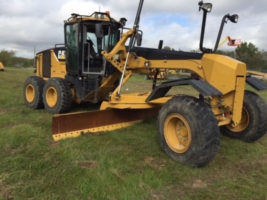 รถเกรด CAT  140M #B9M0xxxx (รถอยู่อเมริกา) รถปี 2009 ชั่วโมงทำงาน 10,112ชม.