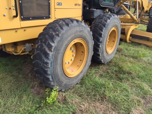 รถเกรด CAT  140M #B9M0xxxx (รถอยู่อเมริกา) รถปี 2009 ชั่วโมงทำงาน 10,112ชม.